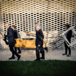 On opère bien les morts